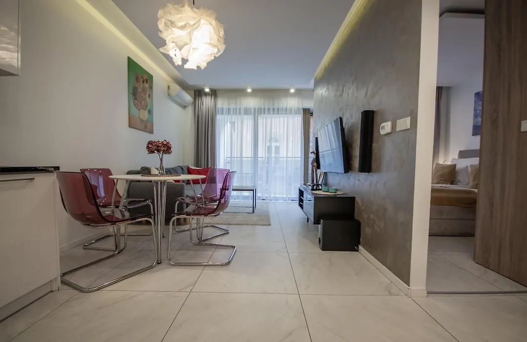 Inpoint Krakow Suites - Steps From Main Station&Old Town Self Check-In-1