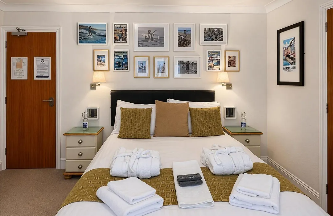Riviera Lodge Hotel-1