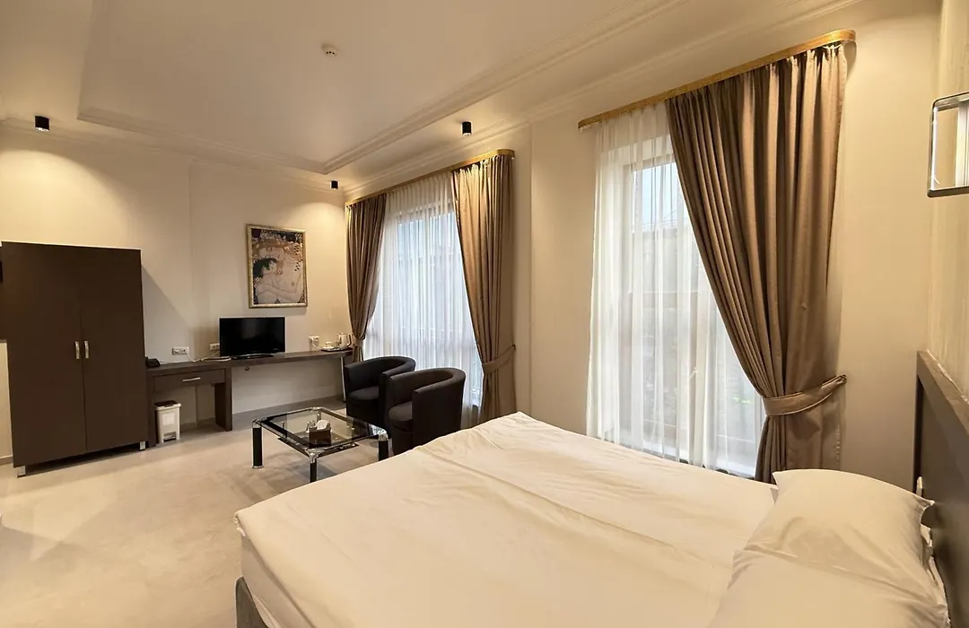 Yerevan Deluxe Hotel-1