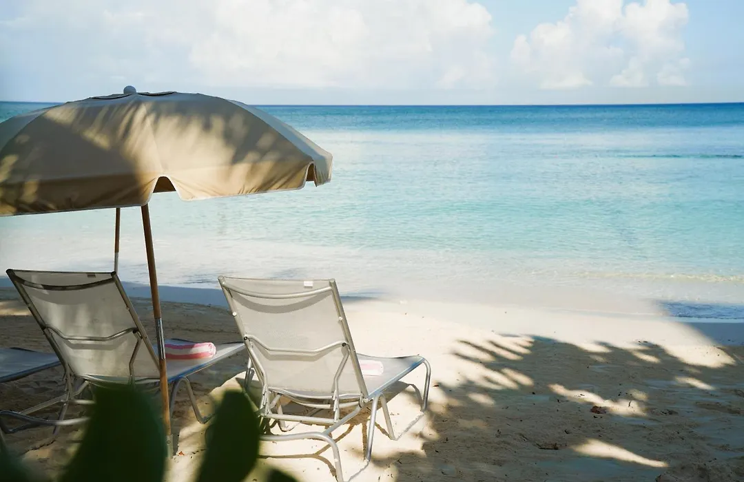 Hampton By Hilton Grand Cayman Seven Mile Beach-1