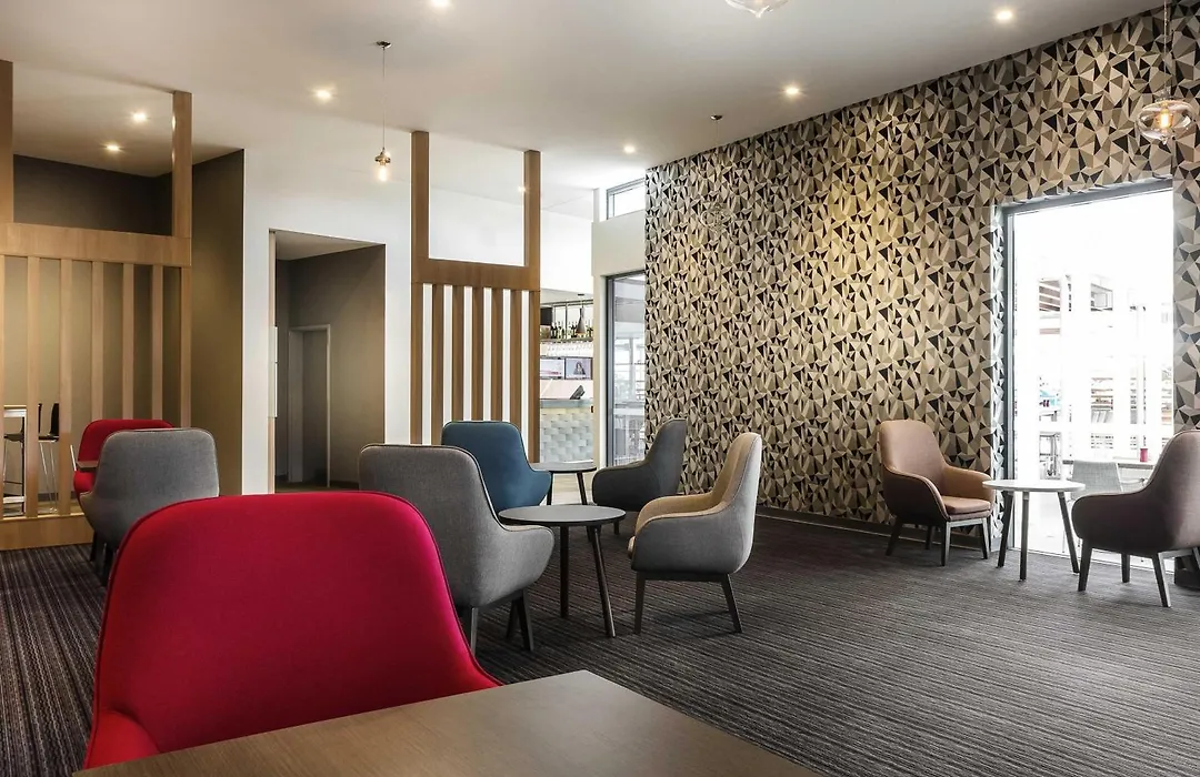 Ibis Mackay-1