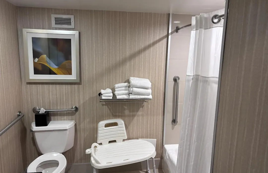 Doubletree By Hilton Pointe Claire Montreal Airport West-1