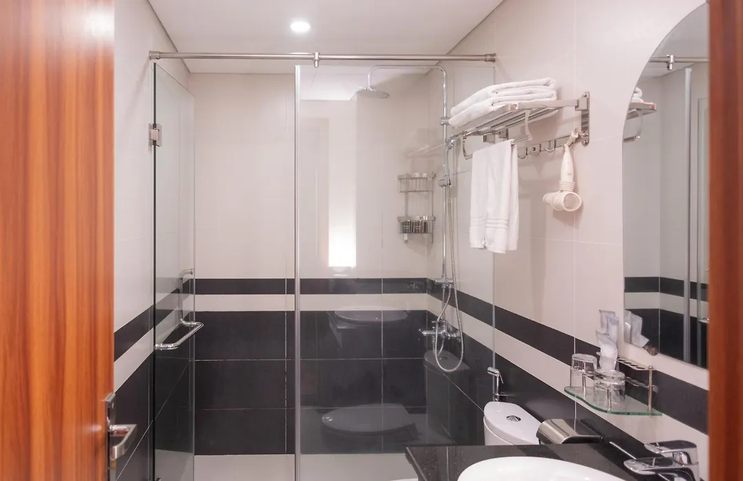 Hummer Hotel & Apartment Da Nang Beach-1