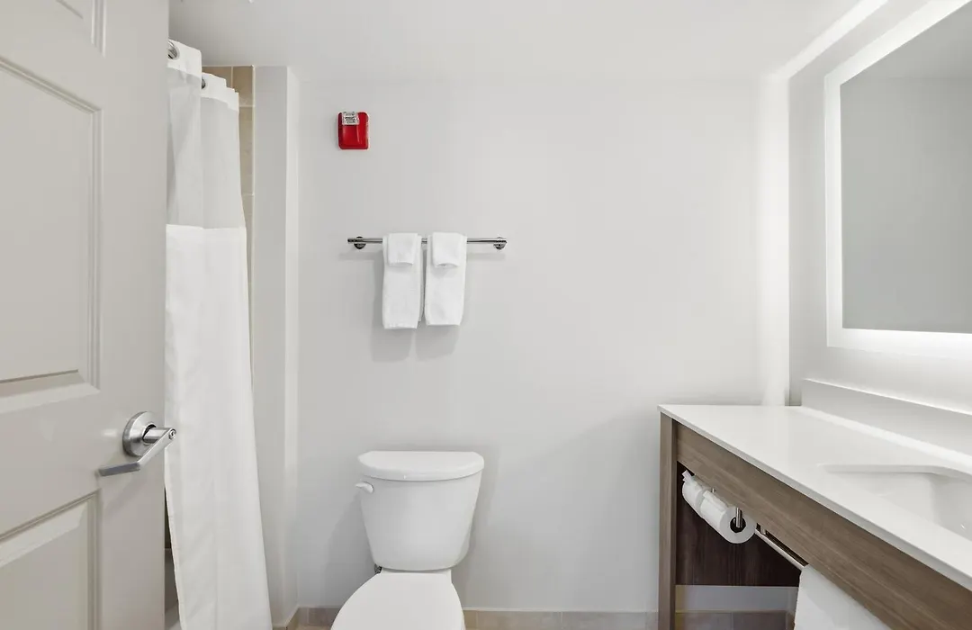 Holiday Inn Express & Suites Raleigh West - Lenovo Center By Ihg-1
