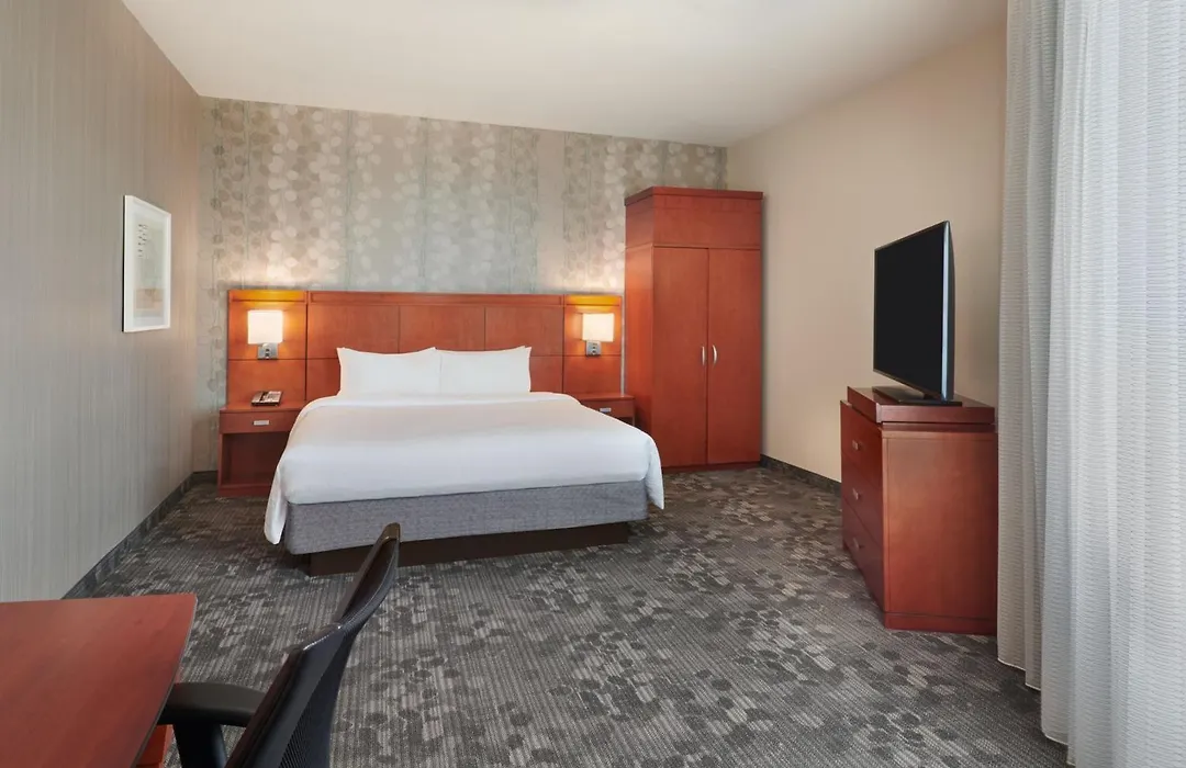 Courtyard By Marriott Ottawa East-1