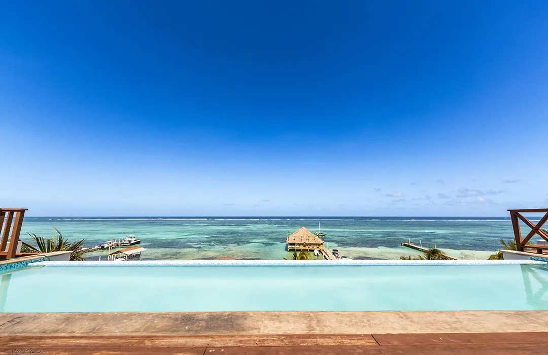 Sandbar Beachfront Hotel & Hostel Restaurant-1