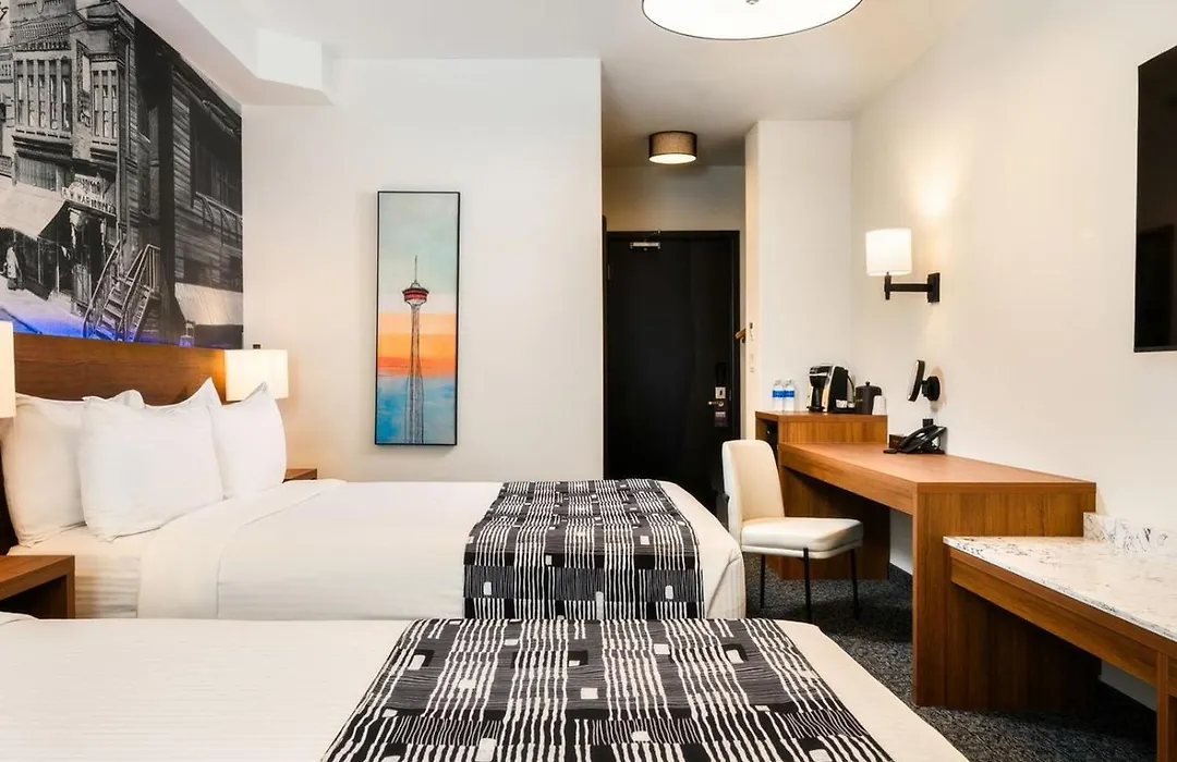 Acclaim Hotel By Clique-1