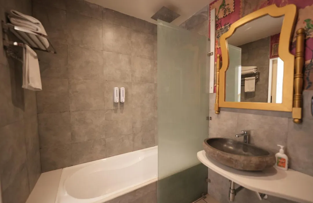 Stay Banaras - A Boutique Hotel In Sigra-1