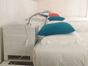 Tag Hostel-1