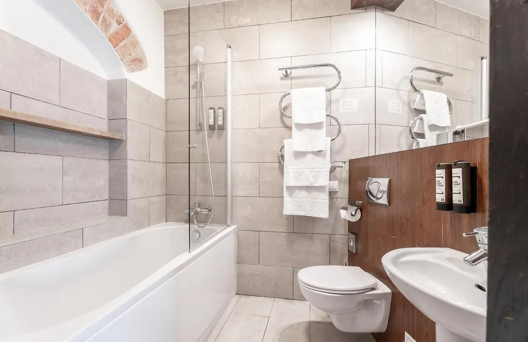 Amberton Cozy Hotel Kaunas-1