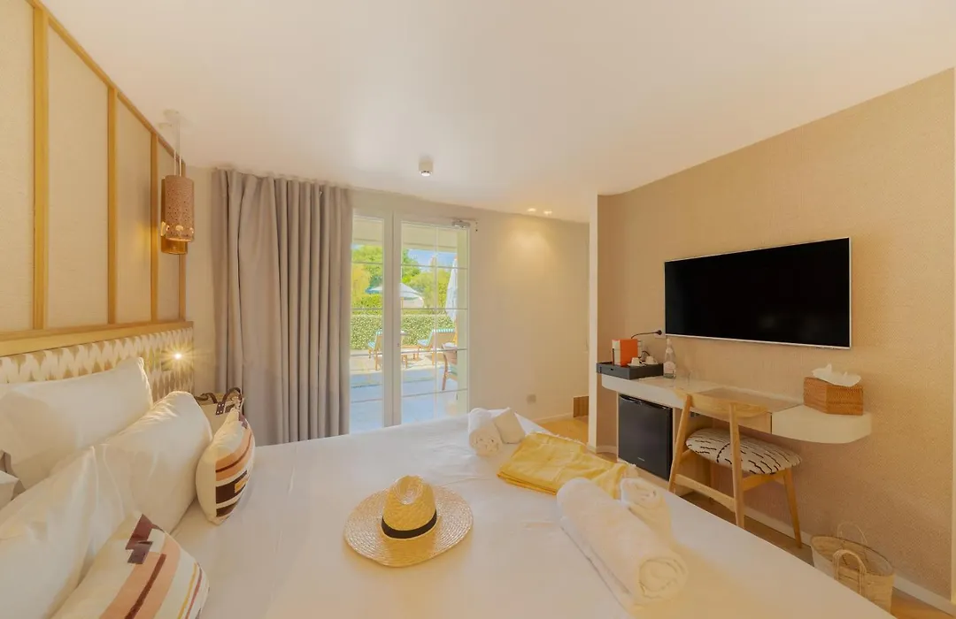 Lou Saint-Tropez-1