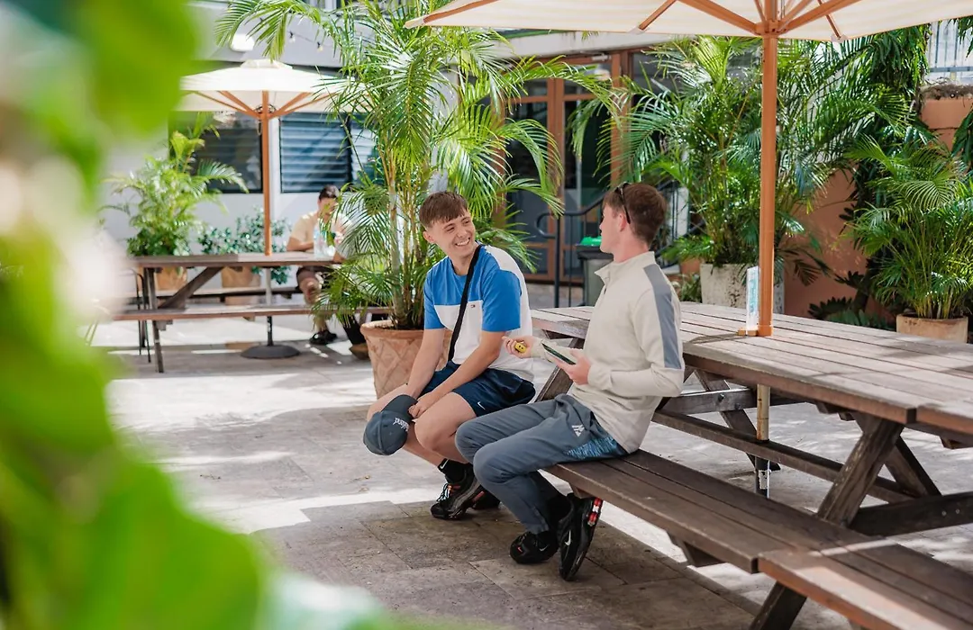 Bunk Surfers Paradise 18-35 Backpacker Hostel (Adults Only)-1
