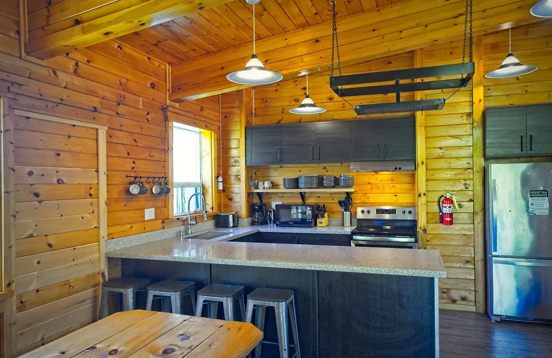 Blue Mountain 6Br Chalet Hot Tub Mountain Views Walk To Village-1