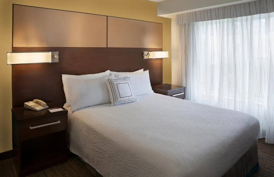 Cambridge Suites Mississauga-1