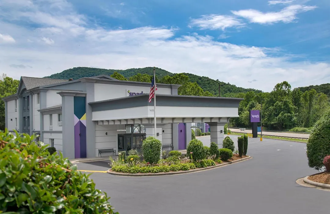 Spark By Hilton Asheville Blue Ridge Parkway-1