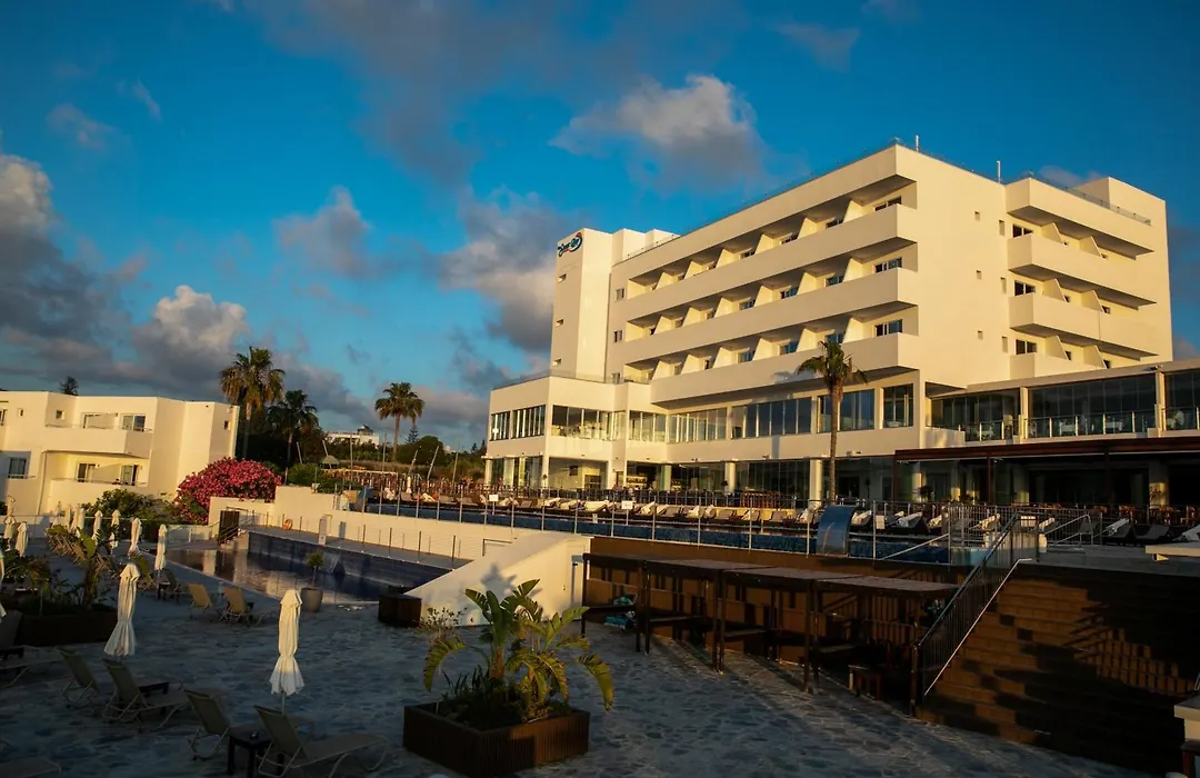 Theo Sunset Bay Hotel-1