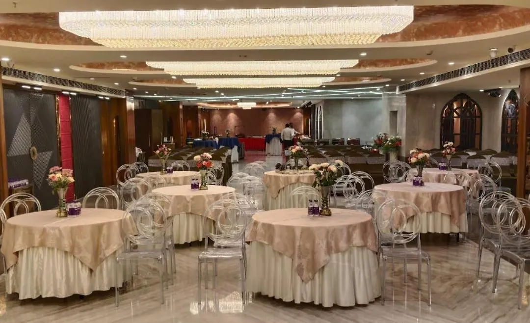 Hotel Cp Palace-1