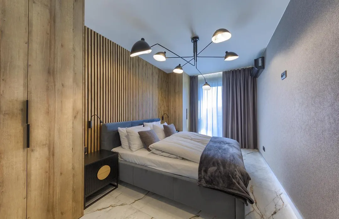Small Venice Apartments-1