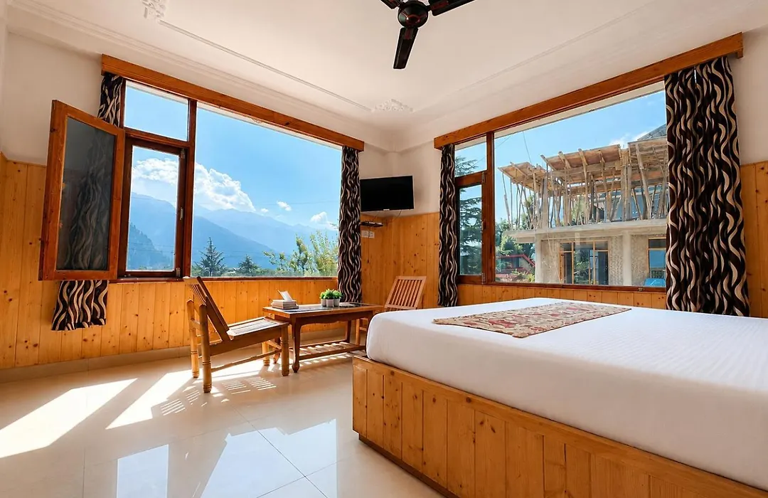 Suraj Inn ! Near Hadimba Temple ! Rooftop Cafe ! Personal Parking-1