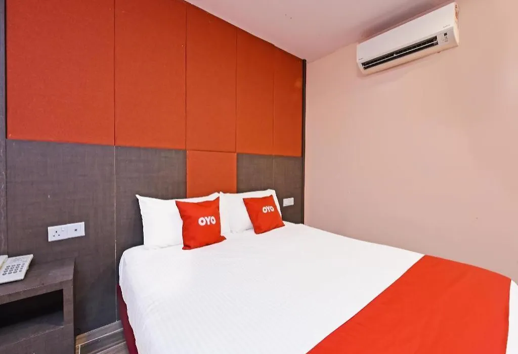 Capital O 90574 Hotel Glo-1