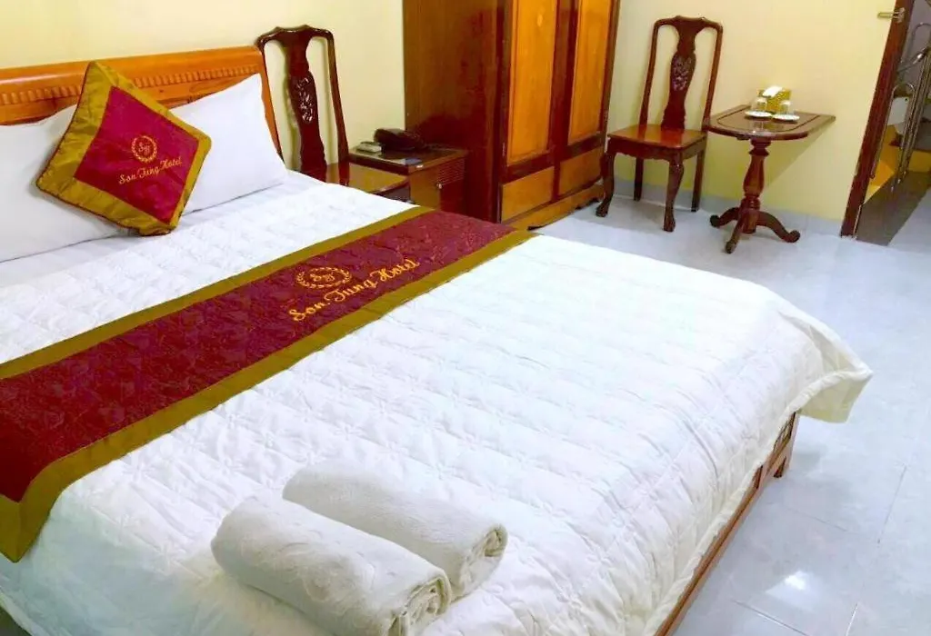 Son Tung Hotel - De Tham Street-1
