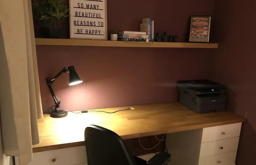 Quiet 2 Bed In Central Wimbledon Sleeps 6-1