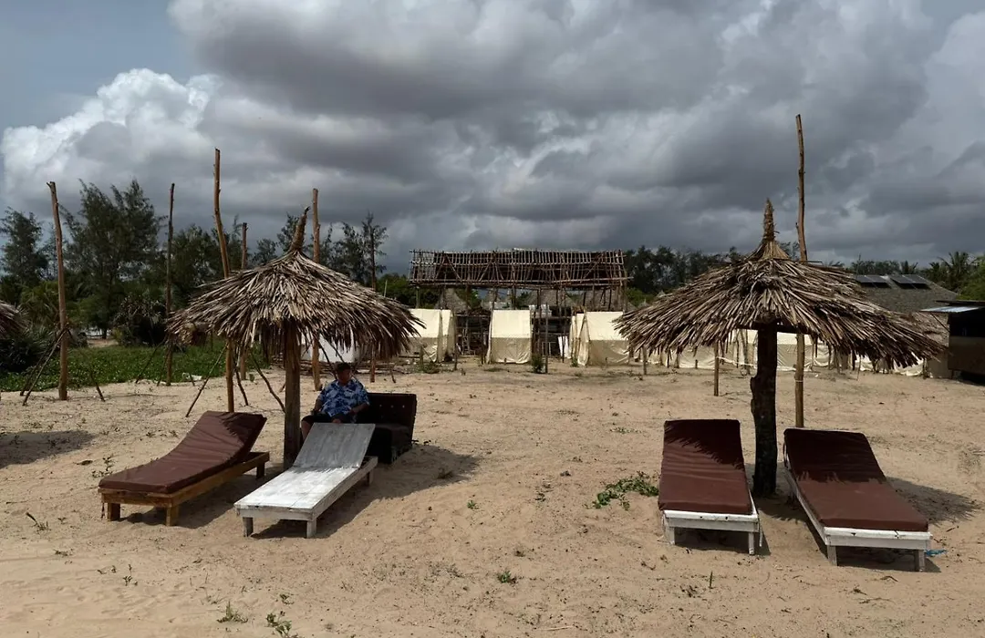 Babalao Beach Resort, Backpackers & Tent-1