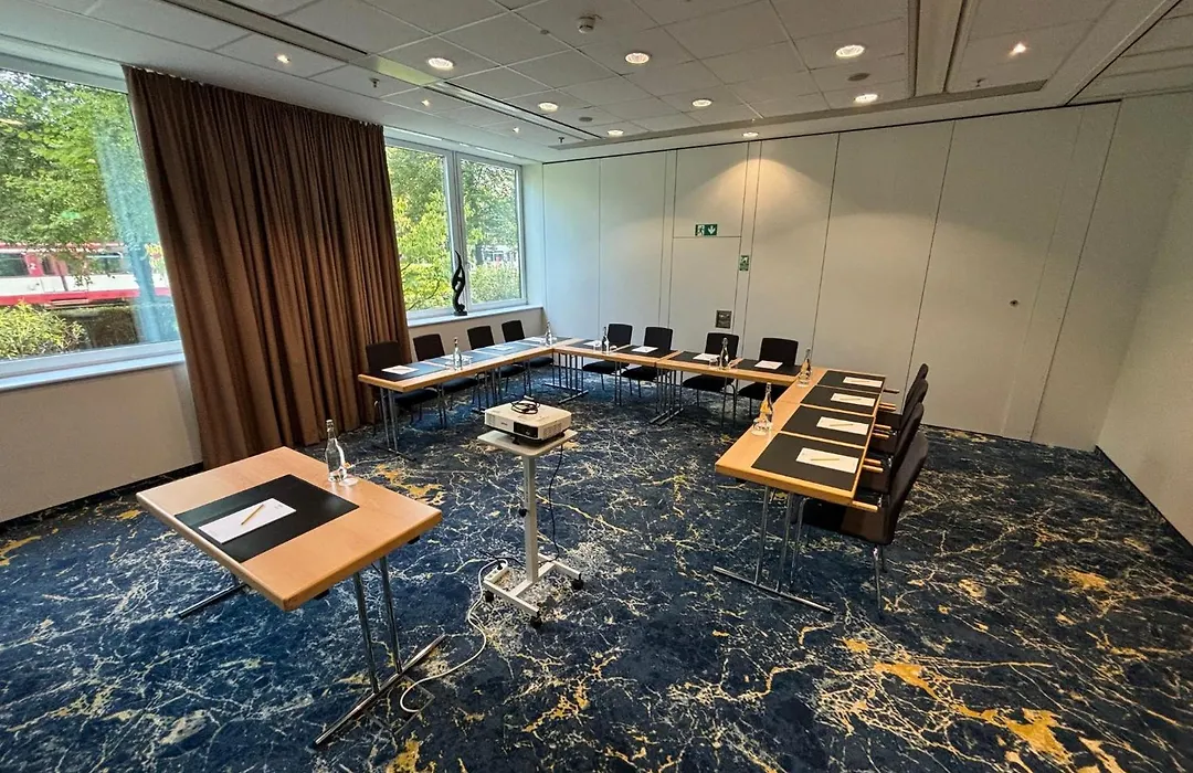 Voco Dusseldorf Seestern By Ihg-1
