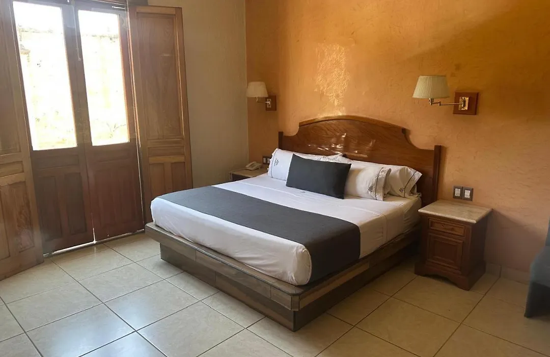 Hotel Santiago De Compostela - Guadalajara Centro Historico-1