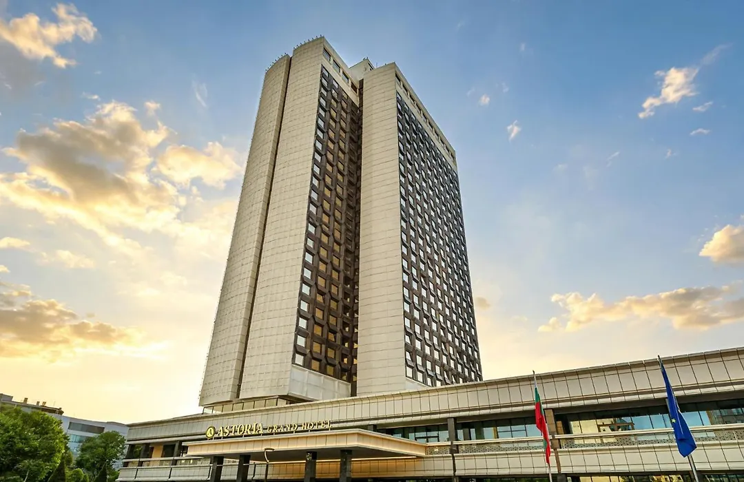Astoria Grand Hotel-1