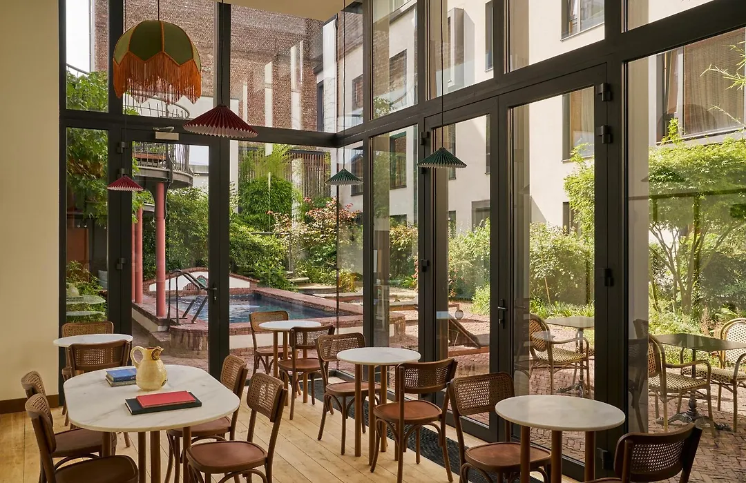 Le Berger Latroupe Hotel-1