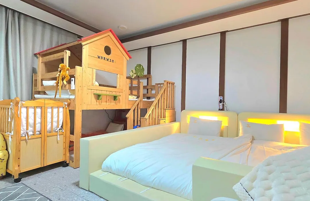 Kids & Family Hotel-1