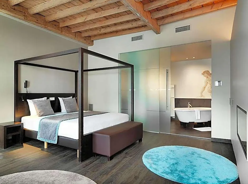Hotel Harmony-1