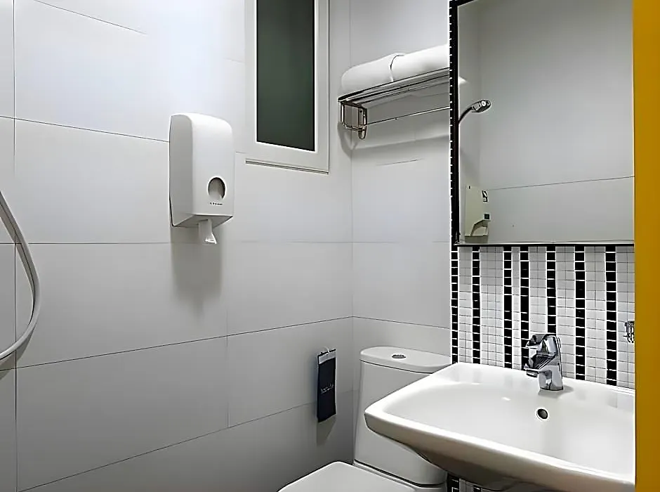 Hotel 81 Rochor-1