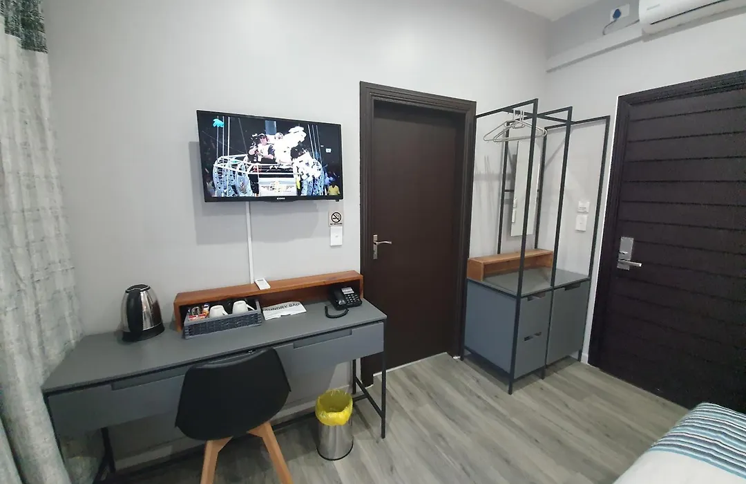 La Orchard Hotel-1