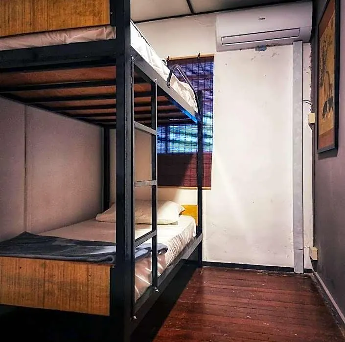 Treehouse Hostel-1