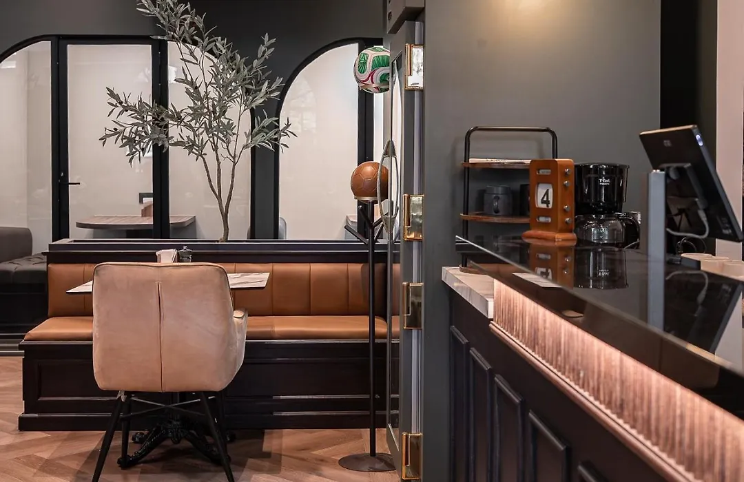 The Palm Loft-Modern Comfort With/Equipped Kitchen-1