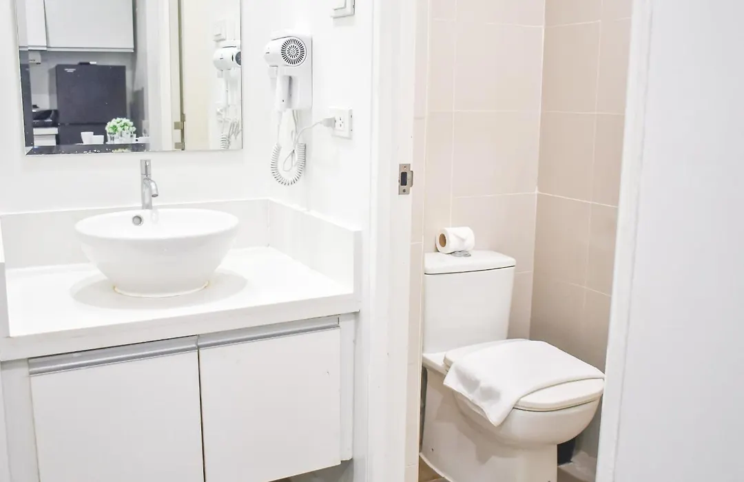Sapphire Seaview Park Suites, Staycation Near Moa Arena And Concert Grounds-1