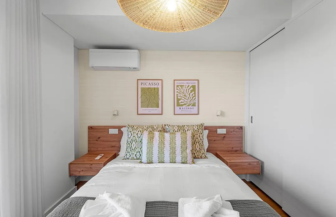 Aqua Luxe Apartment-1