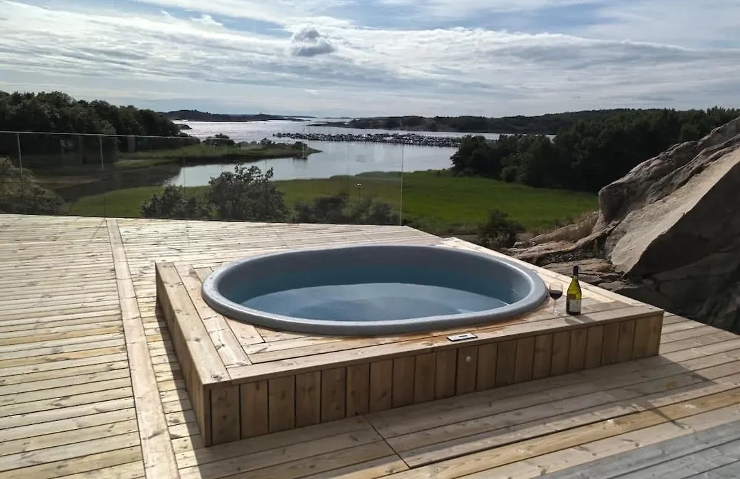 Seaside Panorama Villa With Jetless Hot Tub-1