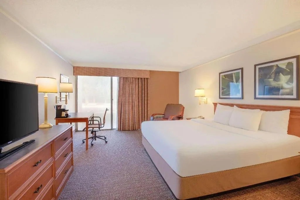 Baymont By Wyndham Intl Speedway I-95 Daytona Beach-1