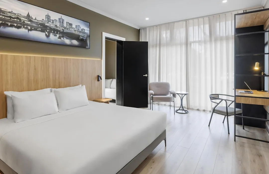 Park Inn By Radisson Melbourne Carlton-1