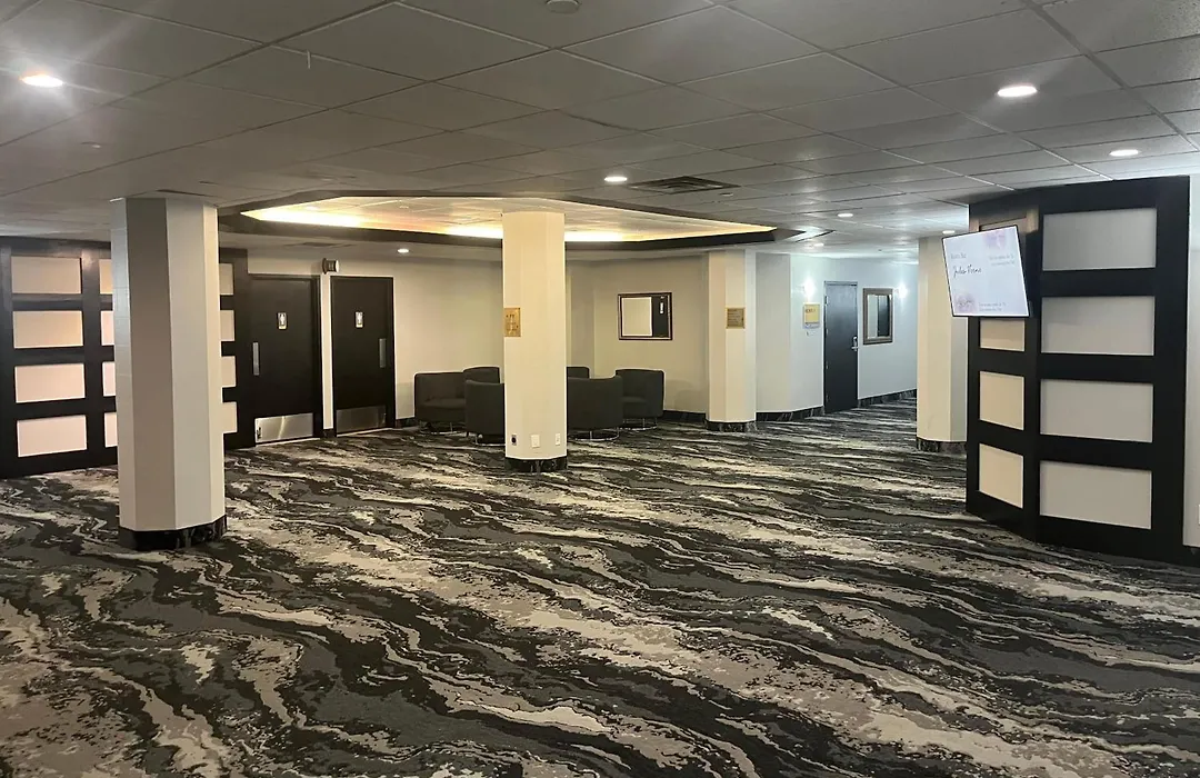 Travelodge By Wyndham Quebec City Hotel & Convention Centre-1
