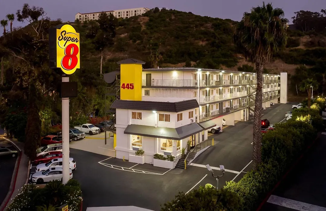 Super 8 By Wyndham San Diego Hotel Circle-1