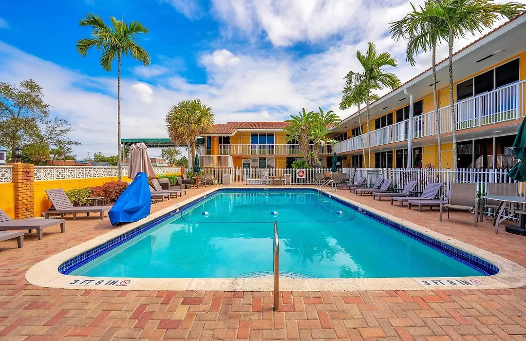 Quality Inn & Suites Airport-Cruise Port Hollywood-1