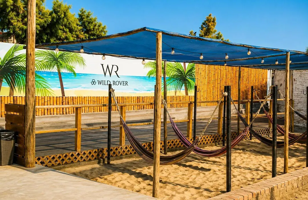 Wild Rover Beach Mancora-1