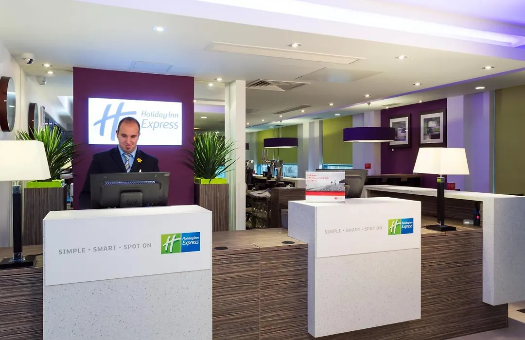 Holiday Inn Express Harlow By Ihg-1