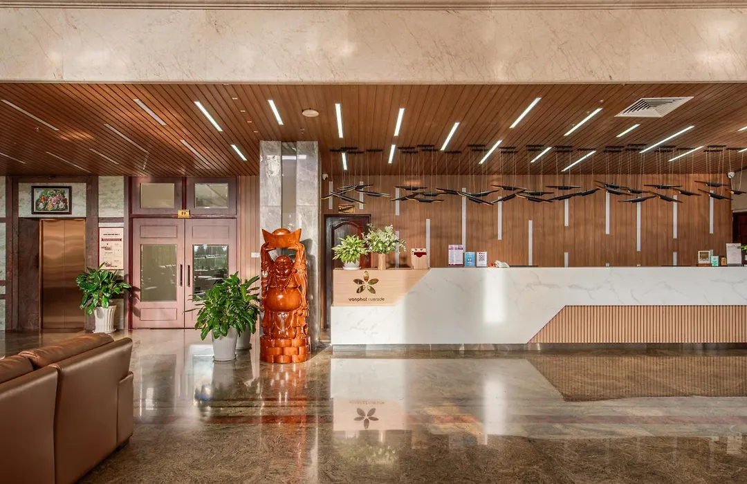 Van Phat Riverside Hotel-1