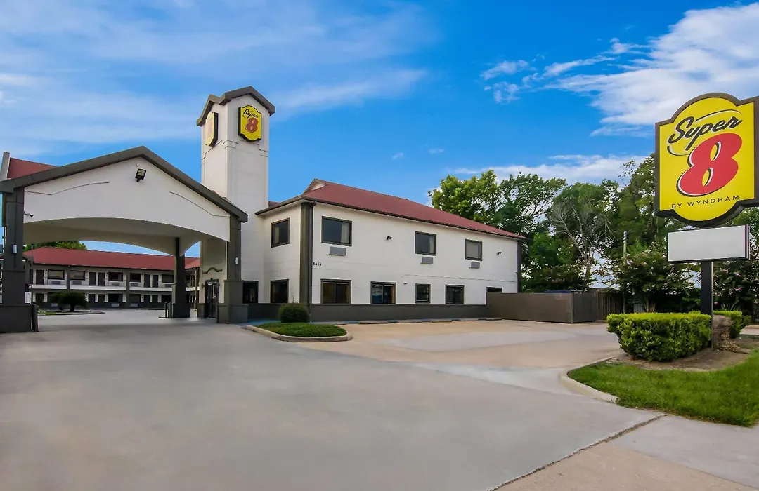 Super 8 By Wyndham Houston/Brookhollow Nw-1