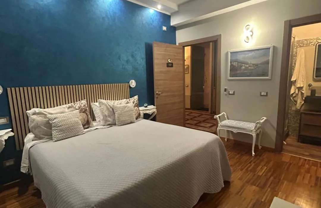 Aurelia Garden Gold B&B-1